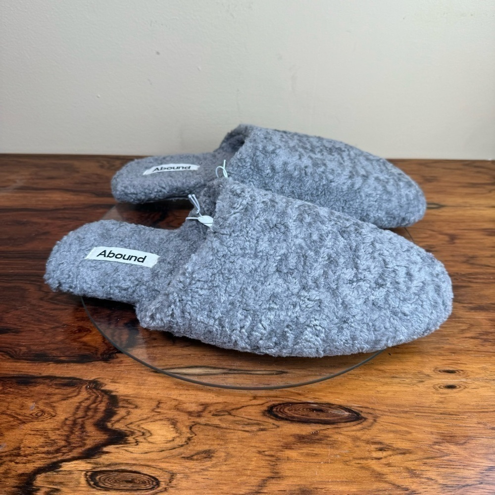 NEW Abound Drew Faux Fur Scuff Slipper in grey - Picture 6 of 12